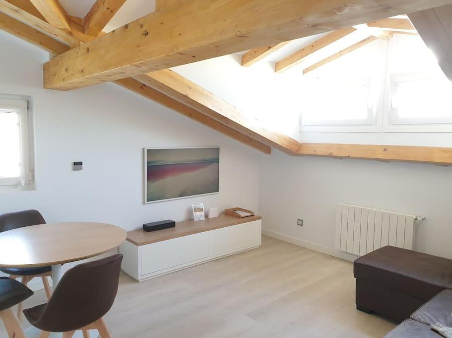 Apto. Central - Newly Refurbished! Santander Buitenkant foto